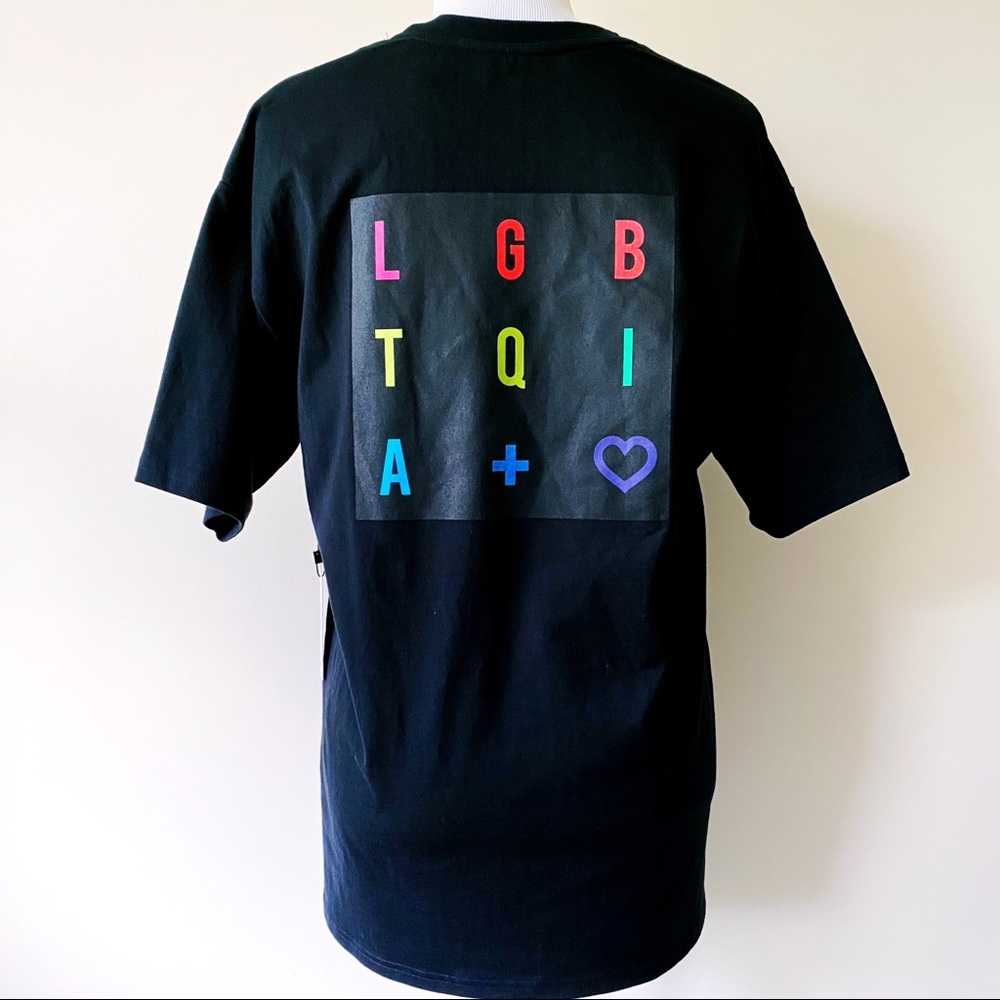 Express T-Shirt Mens Size Small Love Unites LGBTQ Pride Rainbow Shirt Black
